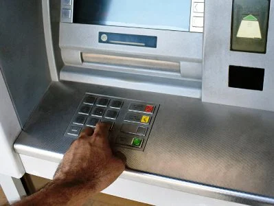 Επίδομα παιδιού: Αλαλούμ με την προπληρωμένη κάρτα