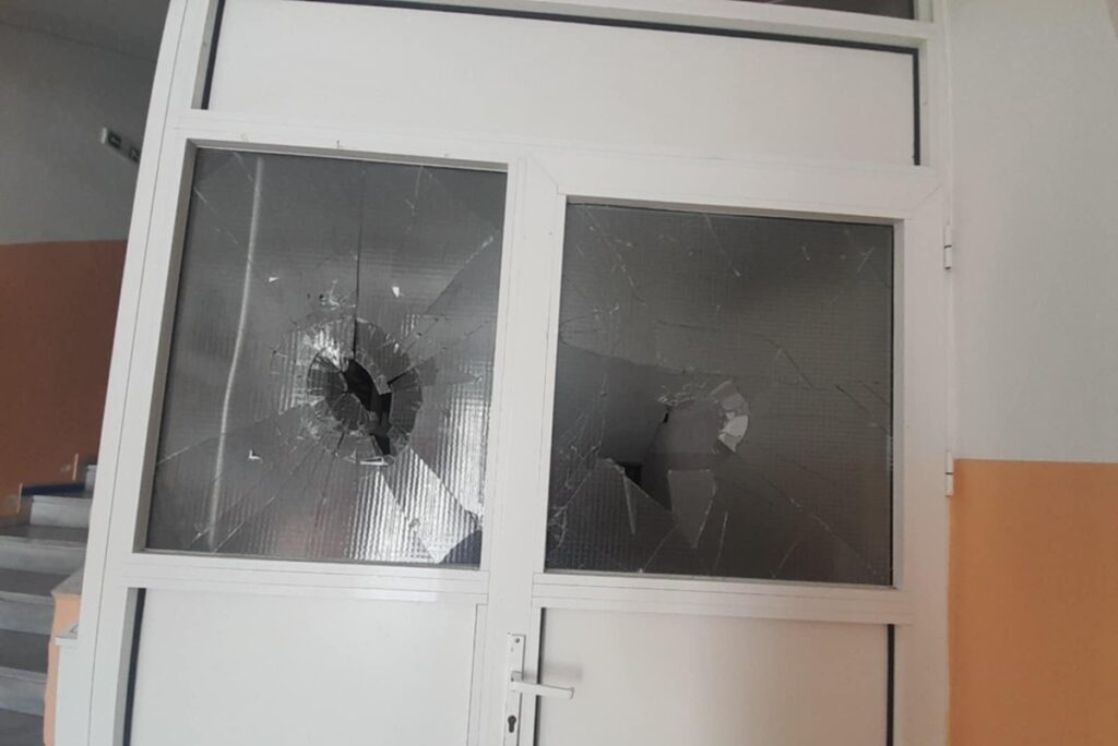 Θεσσαλονίκη: Άγνωστοι βανδάλισαν το 3ο και 10ο Γυμνάσιο Καλαμαριάς