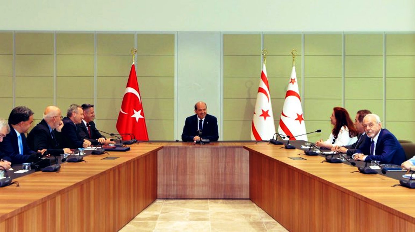 Συνομιλητής του ψευδοκράτους στα κατεχόμενα της Κύπρου στέλεχος του ΠΑΣΟΚ