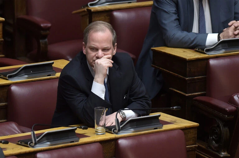 Τέμπη: Ξεκινά η Προανακριτική για το… “πλημμέλημα” Καραμανλή