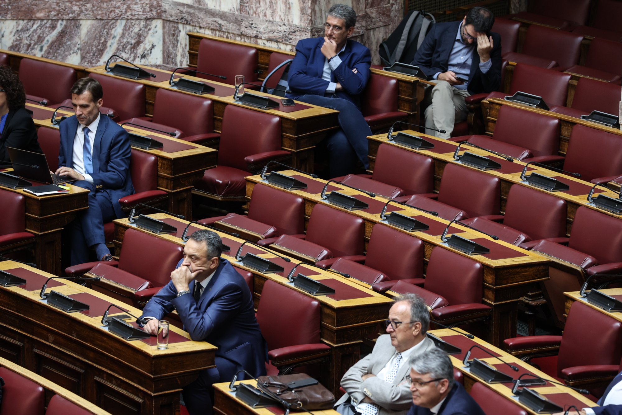 Με 297 βουλευτές για πρώτη φορά η Βουλή