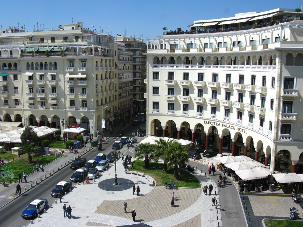 Σαφάρι ελέγχων από την Αστυνομία στην πλατεία Αριστοτέλους για την παραβατικότητα των ανηλίκων