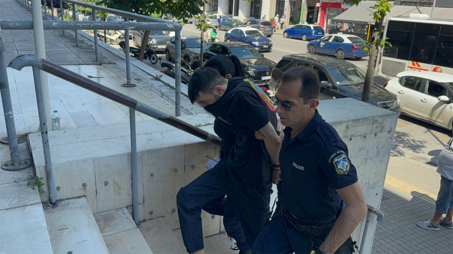 Ελεύθερος ο 34χρονος που σκότωσε το γατάκι στη Θεσσαλονίκη – “Το πάτησα κατά λάθος”, είπε