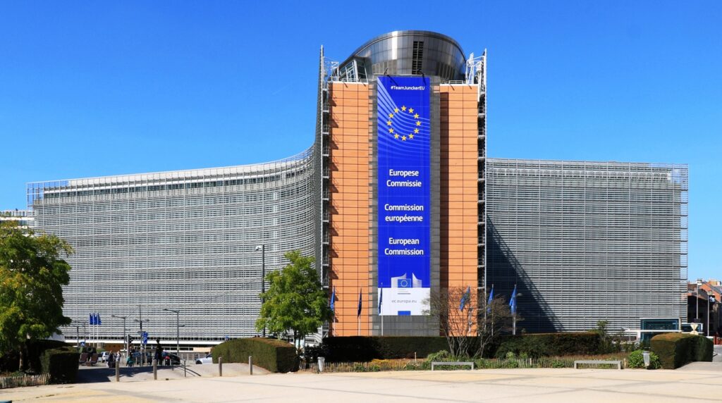 Εκκενώθηκε το κτήριο της Κομισιόν στις Βρυξέλλες – Εντοπίστηκε ύποπτο πακέτο