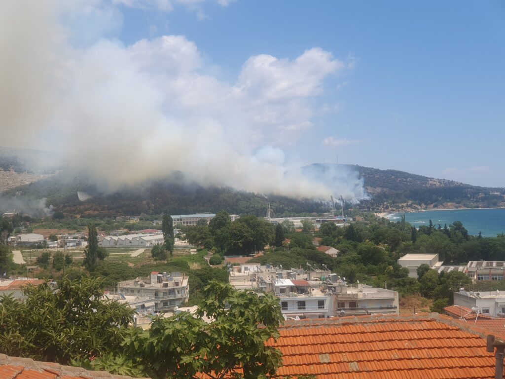 Μεγάλη φωτιά στην Καβάλα – Εκτακτες κυκλοφοριακές ρυθμίσεις