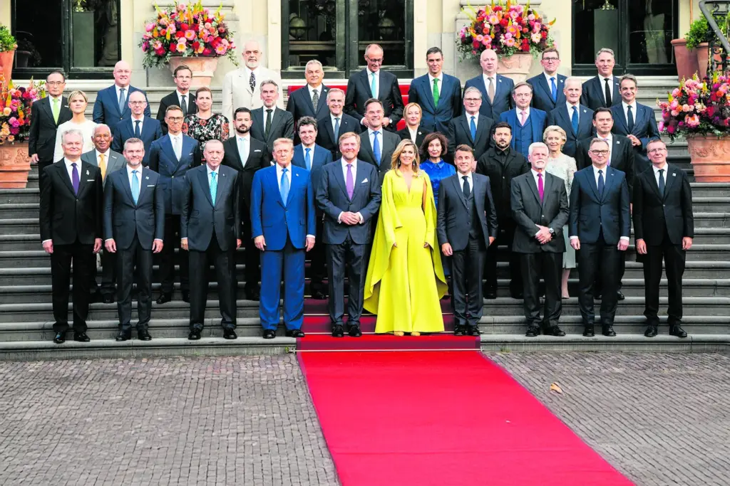 Σύνοδος ΝΑΤΟ: Ο «απομονωμένος» Ερντογάν δίπλα στον Τραμπ