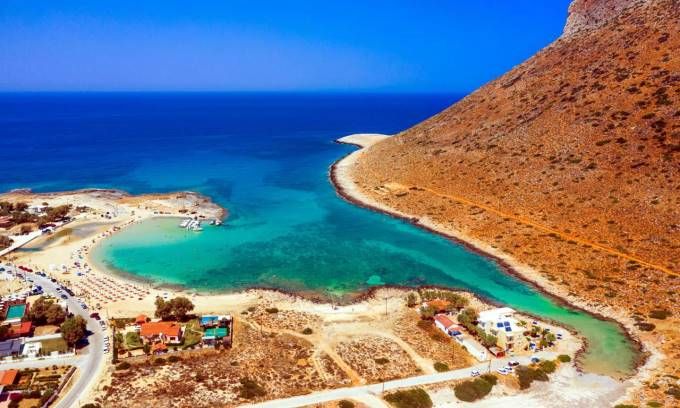 Χανιά: Έριξαν τόνους υγρά απόβλητα στην παραλία του Σταυρού – Οργή για την καταστροφή του περιβάλλοντος