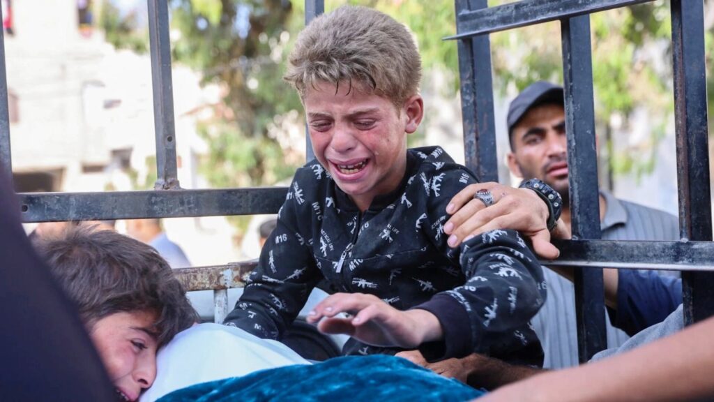 Εκτός ελέγχου η κατάσταση στην Γάζα – Το Ισραήλ βομβαρδίζει ανελέητα σχολεία και σημεία ανθρωπιστικής βοήθειας