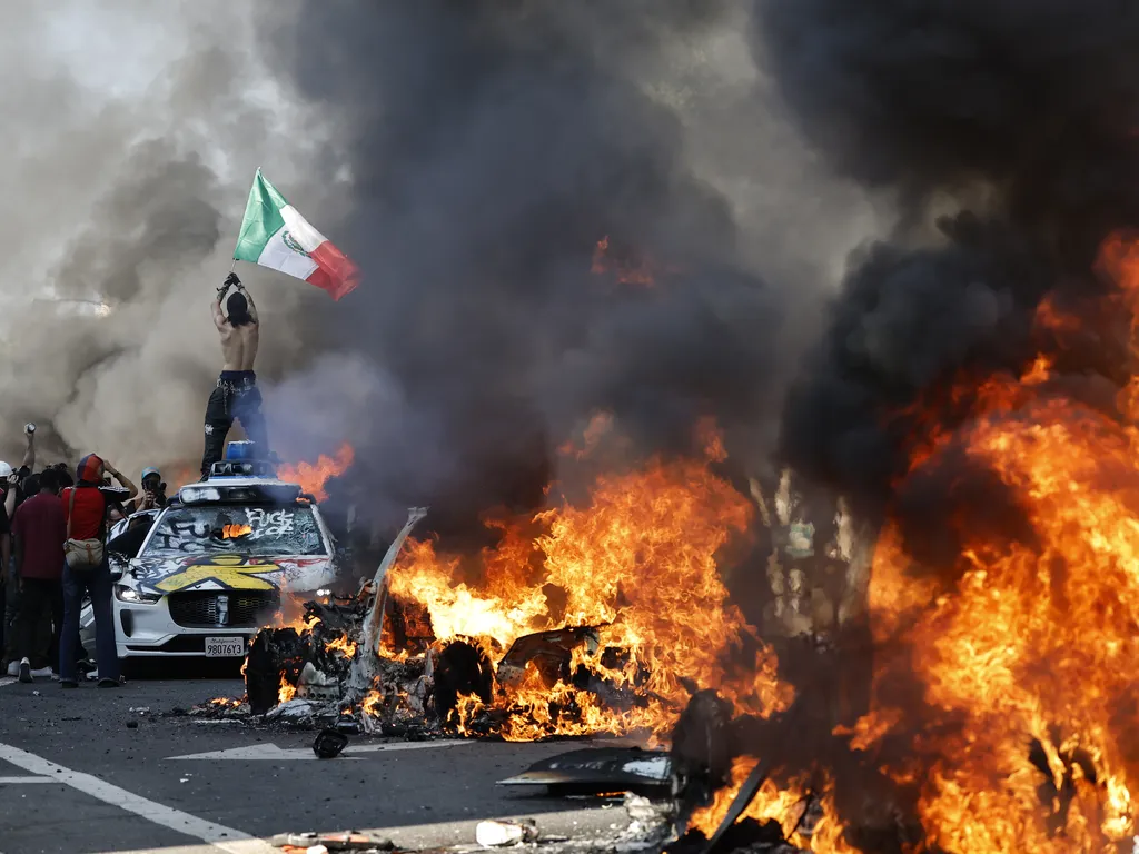 ΗΠΑ: Χάος στους δρόμους του Λος Άντζελες