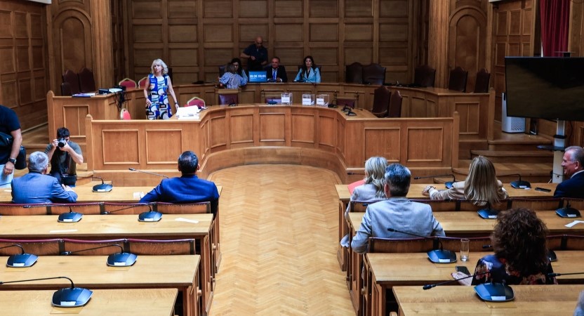 Προανακριτική για Τέμπη: Μόνο με γαλάζιους βουλευτές το προεδρείο για Καραμανλή