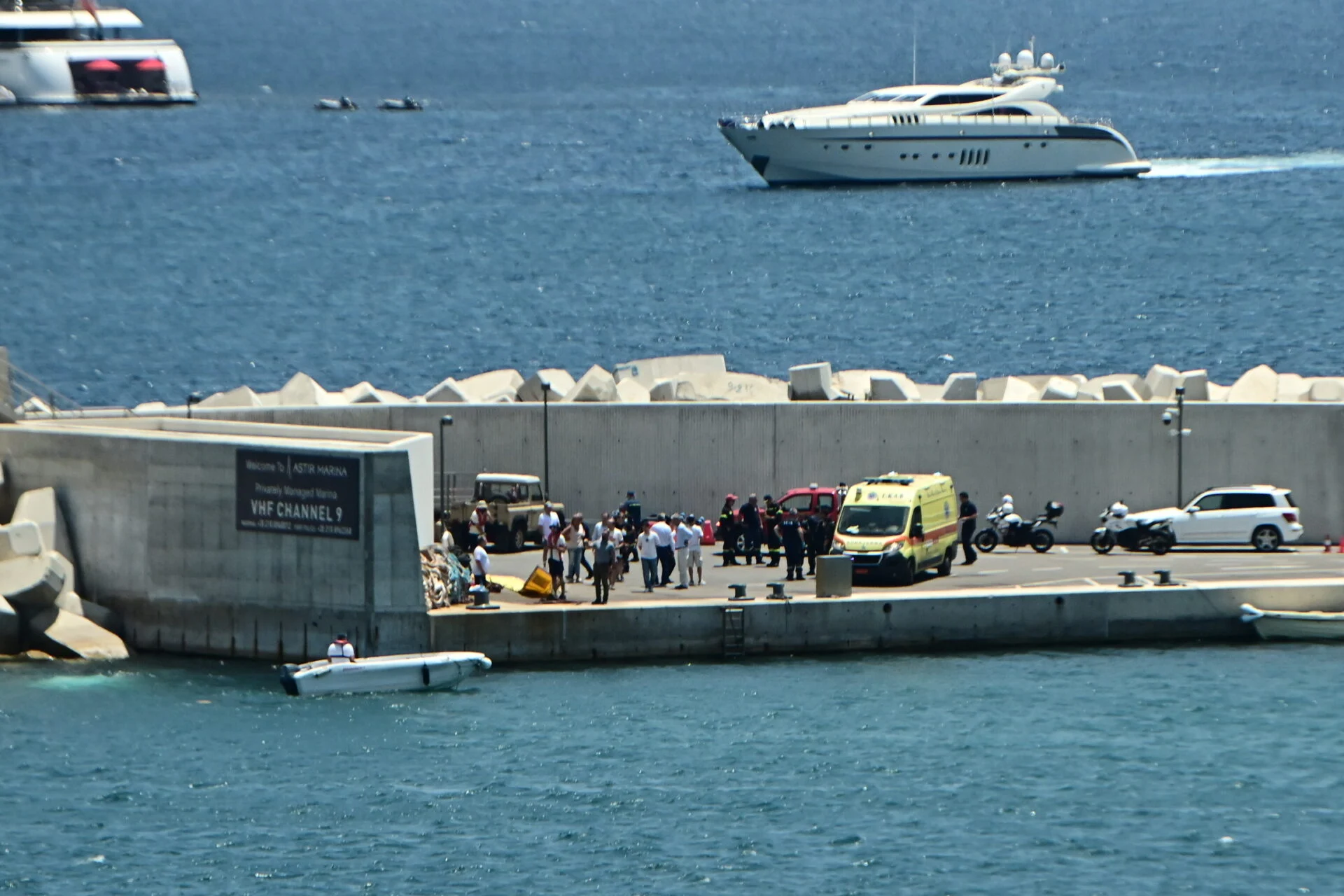 Εισαγγελική έρευνα για τις συνθήκες της πτώσης του ελικοπτέρου στη Βουλιαγμένη – Ελεύθερος ο πιλότος