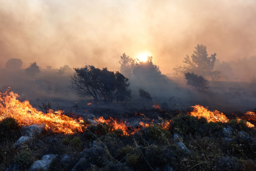 Συνελήφθη και μια οικιακή βοηθός για τον εμπρησμό στη Χίο