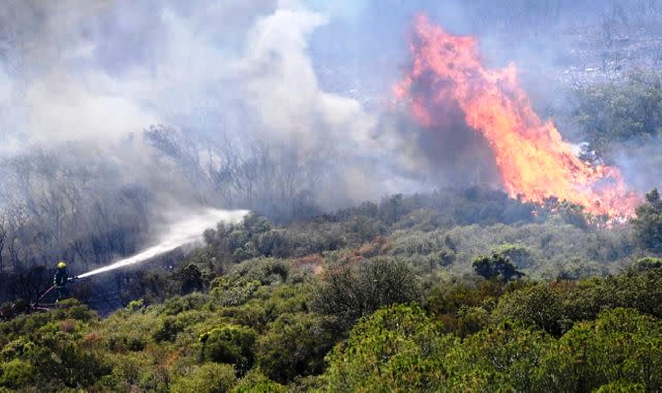 Γαλλία: Μεγάλη φωτιά ξέσπασε στη Μασσαλία
