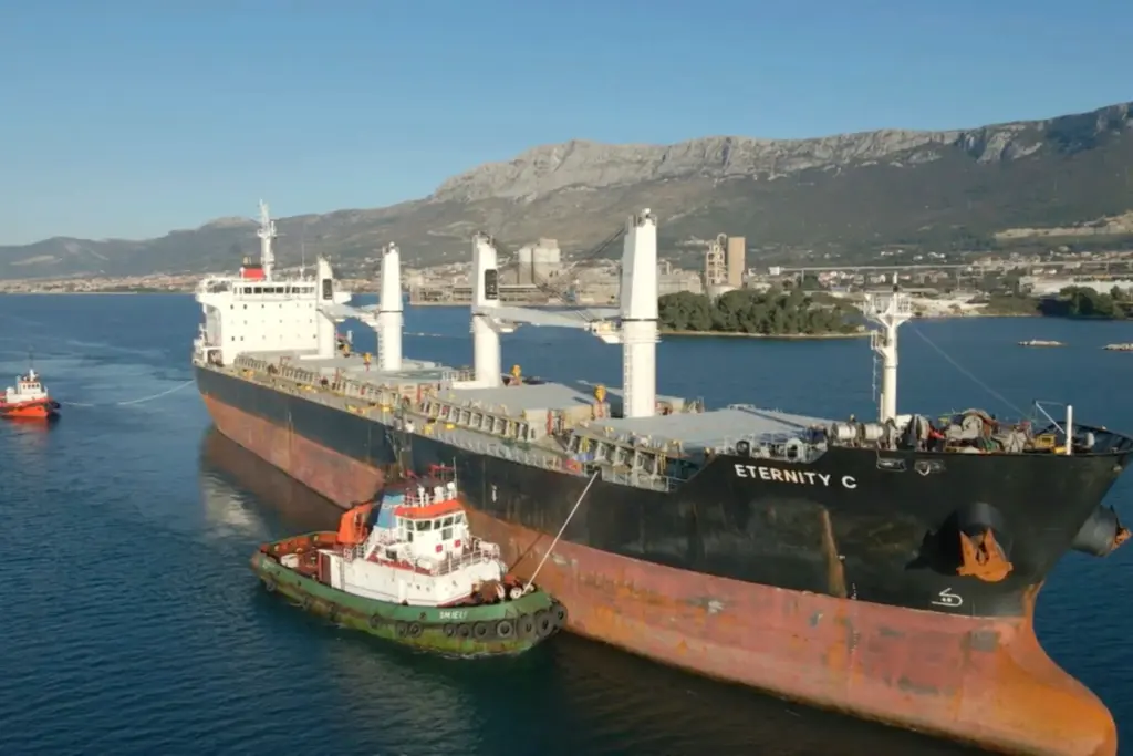 4 οι νεκροί στο ελληνόκτητο πλοίο που δέχθηκε επίθεση από τους Χούθι – Αγνοούνται μέλη του πληρώματος!