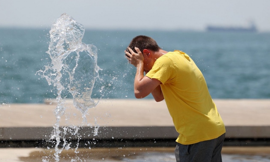 «Προ των πυλών» ο πρώτος καύσωνας διαρκείας του φετινού καλοκαιριού