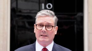 Η Βρετανική Βουλή θα ψηφίσει αύριο Τρίτη επί της διεξαγωγής κοινοβουλευτικής έρευνας για τον πρωθυπουργό Κίρ Στάρμερ