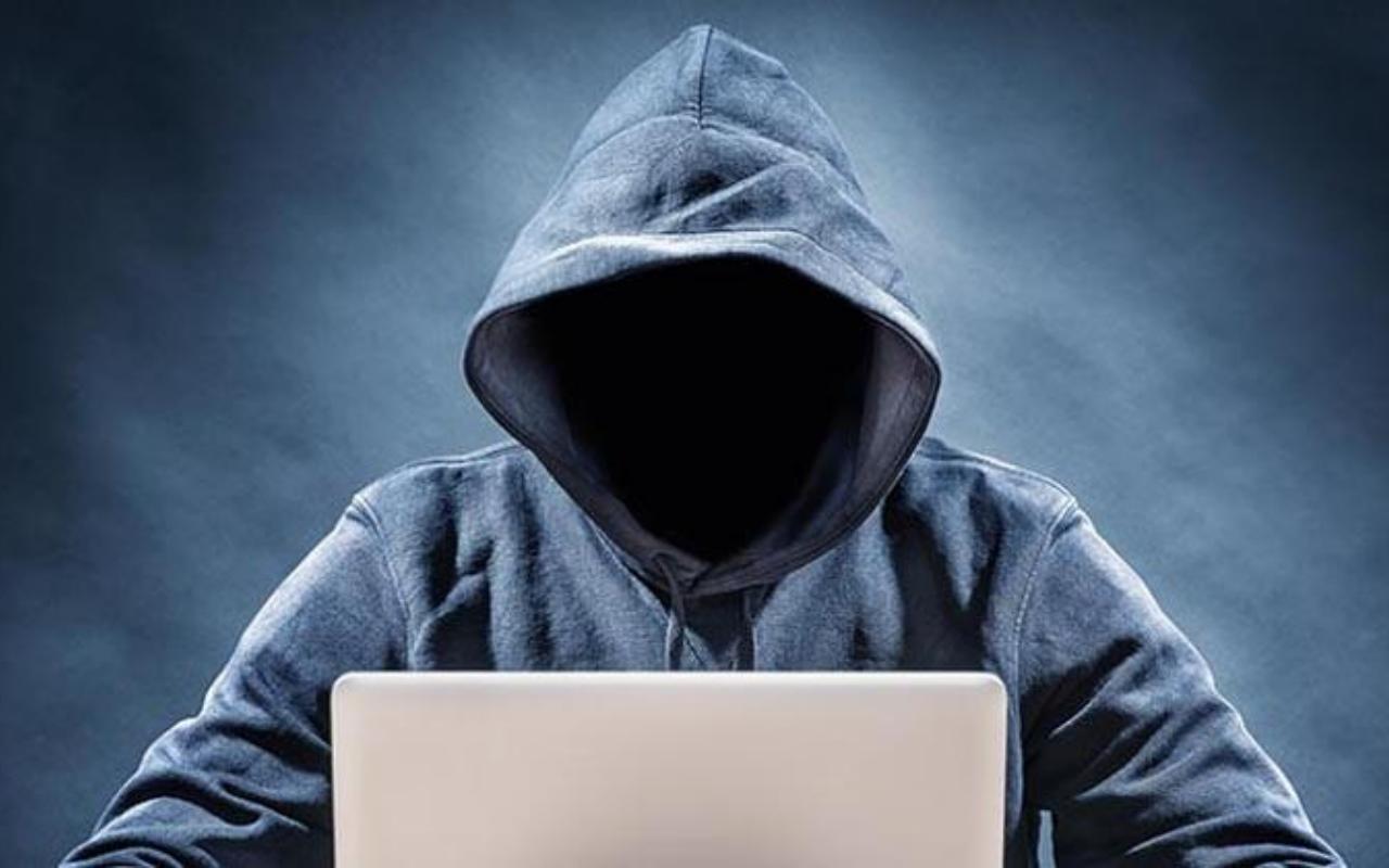 Συνελήφθη Ουκρανός που έστελνε απειλητικά μηνύματα για βόμβες σε σχολεία