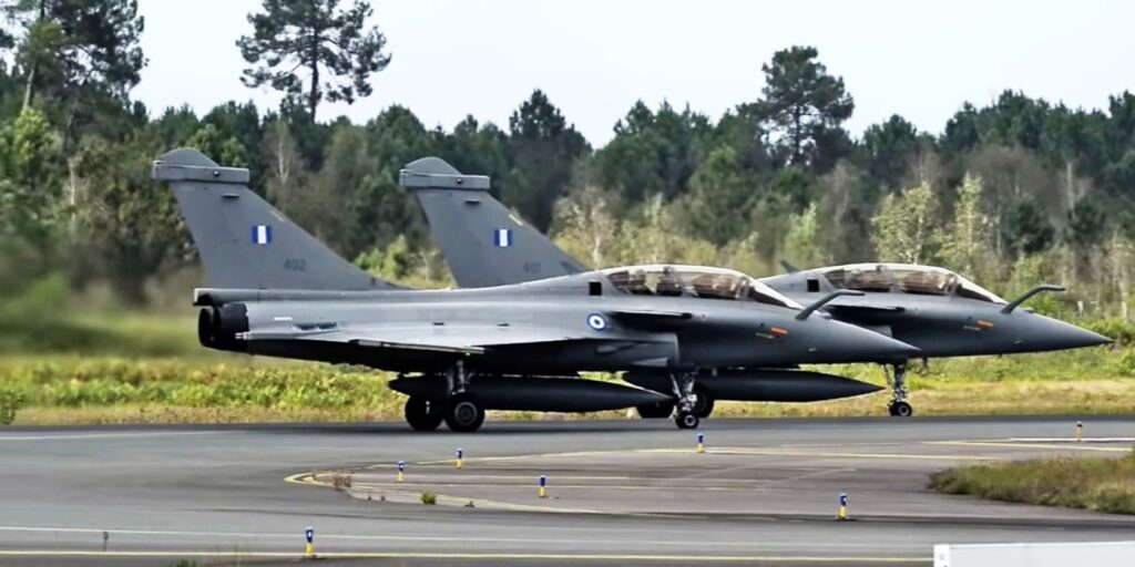 Συνελήφθησαν τέσσερα άτομα ασιατικής καταγωγής που φωτογράφιζαν τα μαχητικά αεροσκάφη Rafale στην Τανάγρα