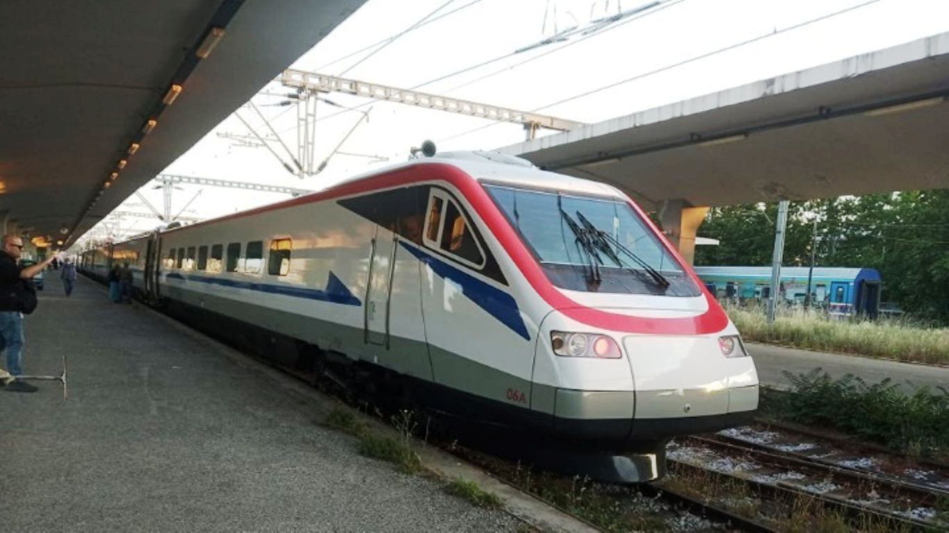 Ξέσπασε φωτιά στον Ευαγγελισμό Λάρισας