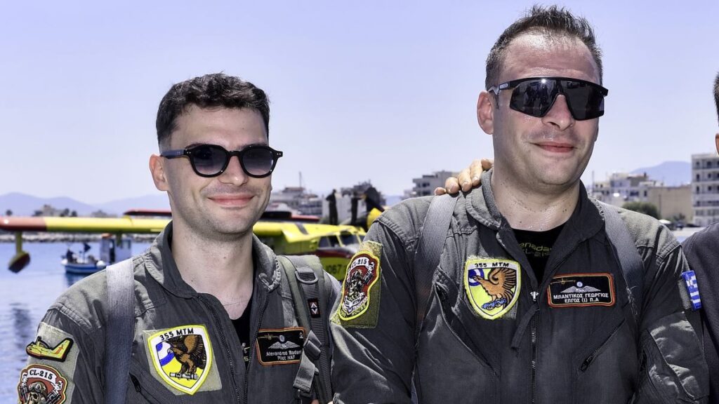 Κορινθιακός: “Είχε θέμα ο αριστερός κινητήρας”, λένε οι πιλότοι του καναντέρ που έκανε αναγκαστική προσθαλάσσωση