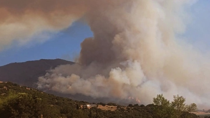 Αναζωπύρωση της πυρκαγιάς στον Φενεό Κορινθίας