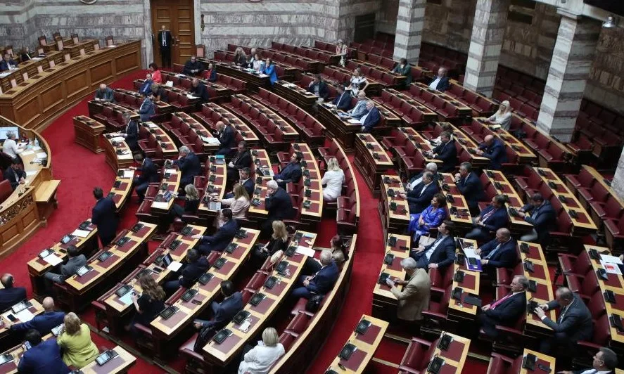 Έγκλημα Τέμπη: Live από τη Βουλή η συνεδρίαση