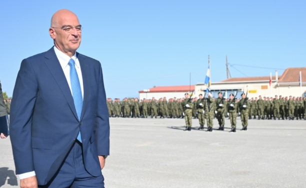 Ανακοινώσεις Δένδια: Θητεία μόνο στον Στρατό Ξηράς