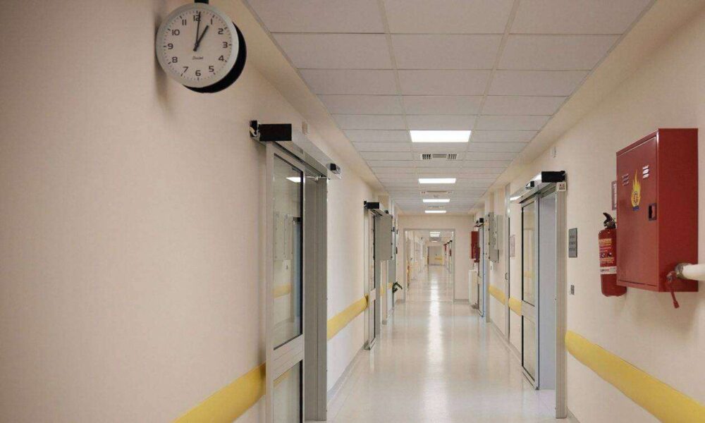 Λάρισα: 40χρονος άνδρας βρέθηκε νεκρός στο σπίτι του από παθολογικά αίτια