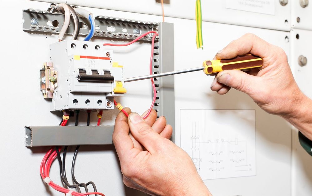 Δέκα συλλήψεις για ρευματοκλοπές στα Σαγέικα Δυτικής Αχαΐας