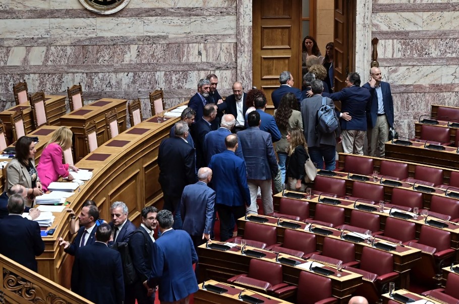 Ευτελισμός της Βουλής από ΝΔ