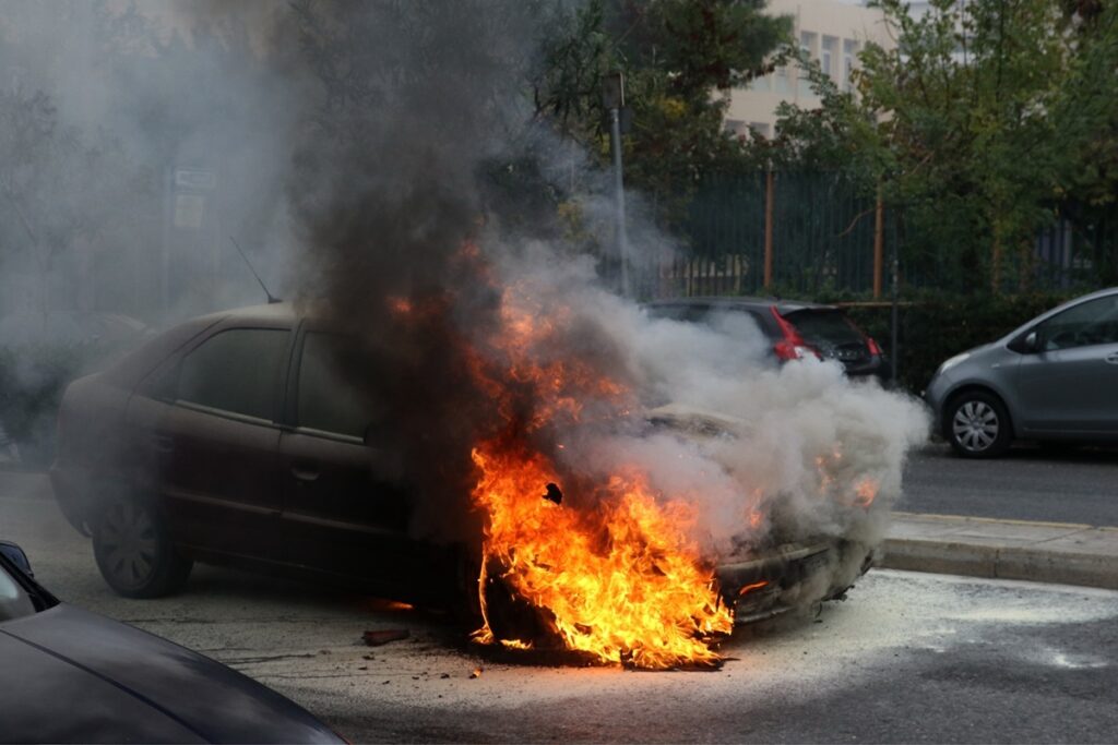 Θεσσαλονίκη: Φωτιά σε ΙΧ εν κινήσει στην Τούμπα – Στο σημείο η Πυροσβεστική