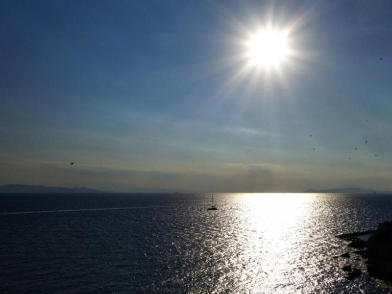 Καιρός: Αίθριος με κανονικές για την εποχή θερμοκρασίες – Άνεμοι μέχρι 6 μποφόρ στο Αιγαίο