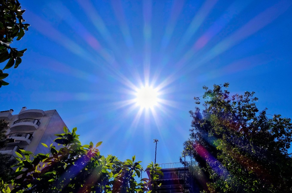 Καιρός: Ηλιοφάνεια, σχεδόν θυελλώδεις βόρειοι άνεμοι στο Κεντρικό και Νότιο Αιγαίο, θερμοκρασία χωρίς αξιόλογη μεταβολή