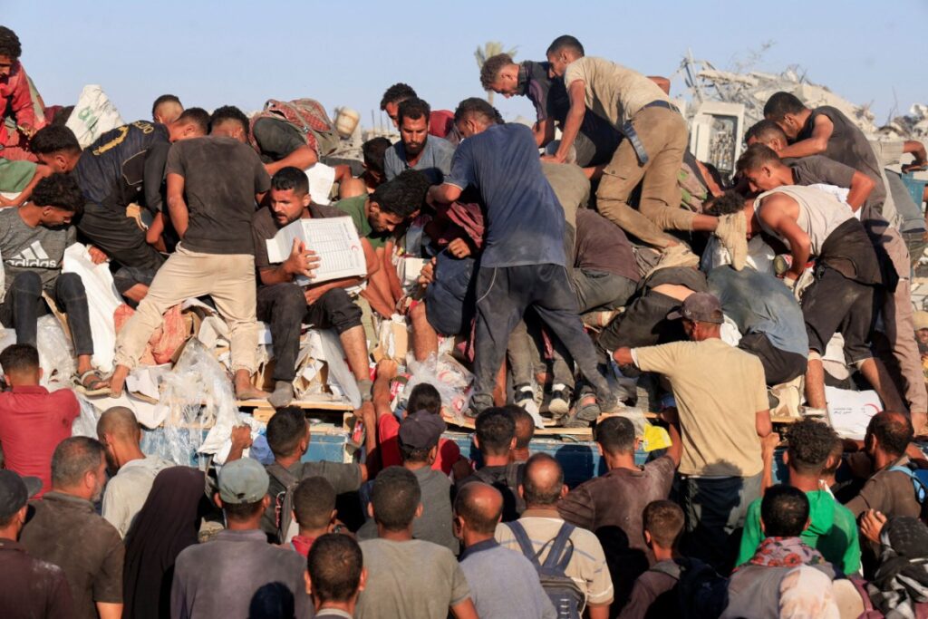 Γάζα: Είκοσι νεκροί και δεκάδες τραυματίες από ανατροπή φορτηγού βοήθειας μέσα σε πλήθος