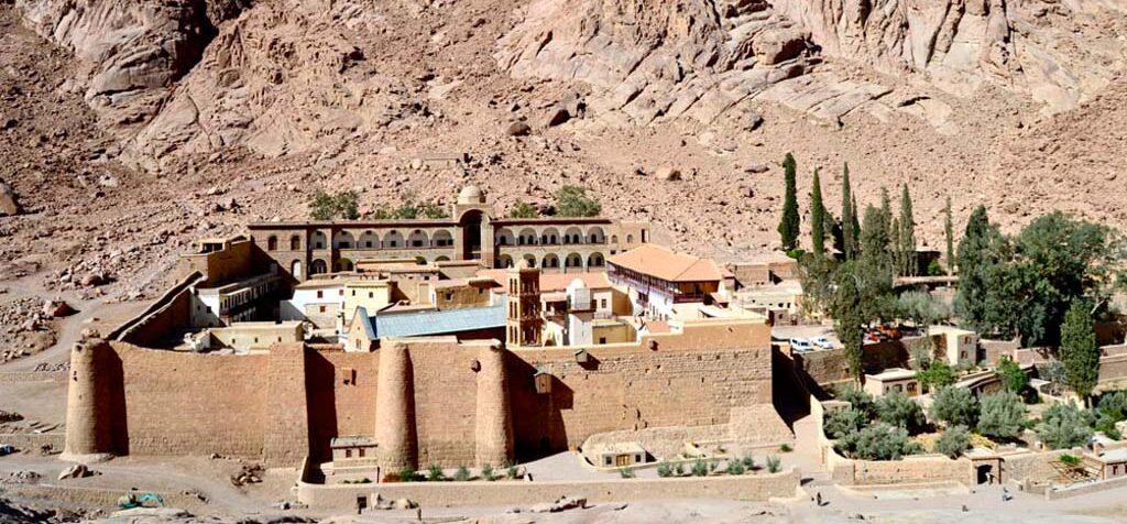 Δραματική κατάσταση στη Μονή Αγίας Αικατερίνης Σινά: Πολιορκείται το μοναστήρι