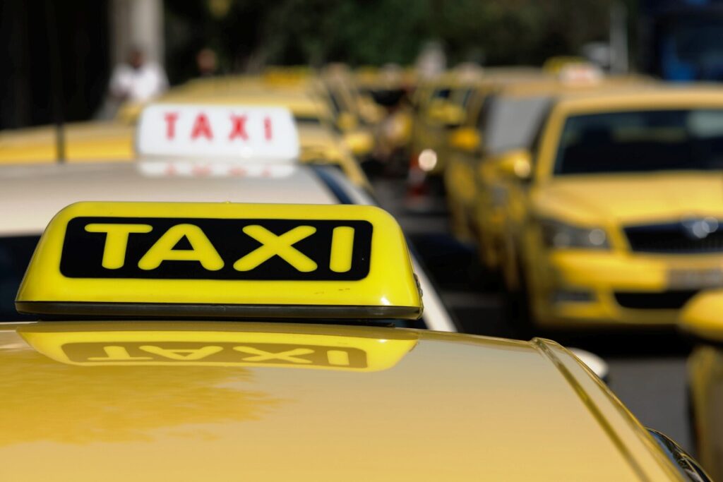 Ανεστάλη η απεργία των ταξί στην Αττική λόγω της έντονης κακοκαιρίας