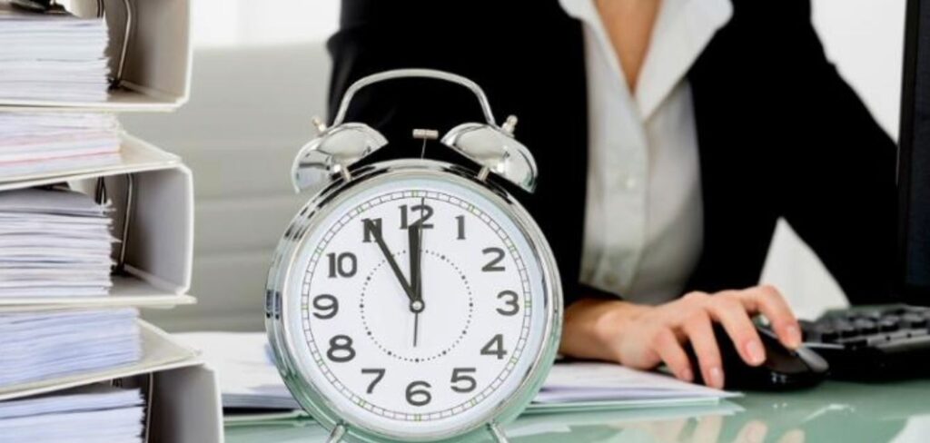 Οι Ελληνες δουλεύουν περισσότερες ώρες από όλους στην Ευρωπαϊκή Ενωση – «Τι δείχνουν» νεότερα στοιχεία