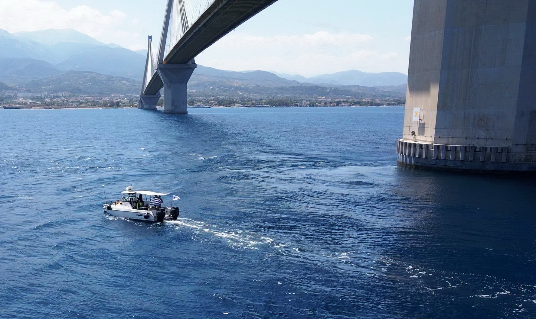 Ηλικιωμένος ψαροντουφεκάς βρέθηκε χωρίς τις αισθήσεις του στη θαλάσσια περιοχή του Αντιρρίου