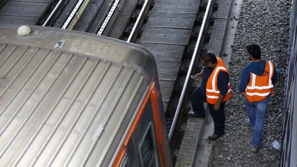 Έπεσε άτομο από πεζογέφυρα στις γραμμές του ηλεκτρικού στη Νέα Ιωνία