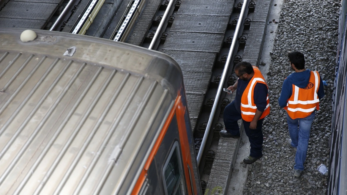 Έπεσε άτομο από πεζογέφυρα στις γραμμές του ηλεκτρικού στη Νέα Ιωνία