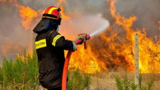 Απομακρύνουν κατοίκους και στην Αχαΐα