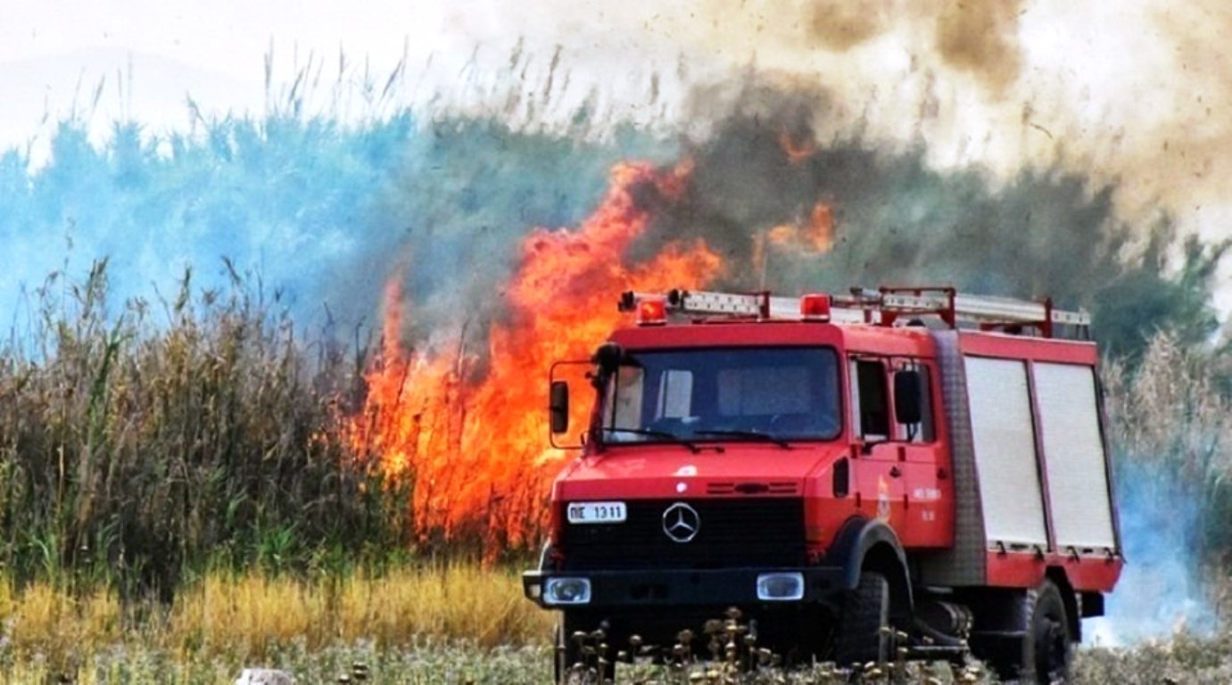 Φωτιά τώρα στη Μεγάλη Βόλβη