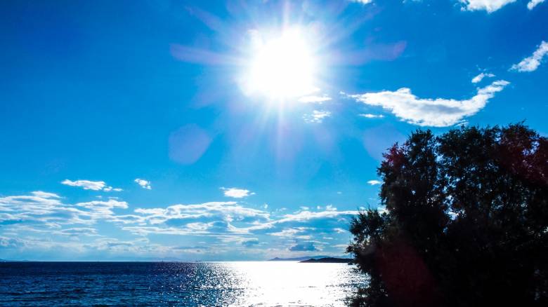 Καιρός: Ηλιοφάνεια με λίγες τοπικές νεφώσεις