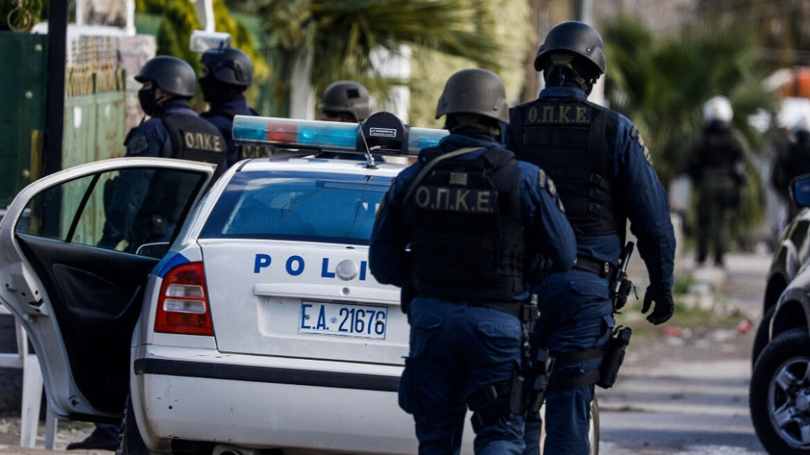 Επιχείρηση της ΕΛΑΣ για την τουρκική μαφία – Έφοδοι σε σπίτια και συλλήψεις