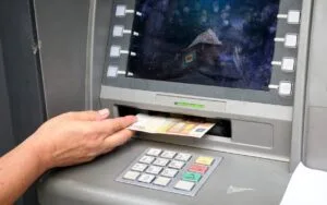 ΟΠΕΚΑ: Από σήμερα η καταβολή των βοηθημάτων σε τρίτεκνες και πολύτεκνες οικογένειες
