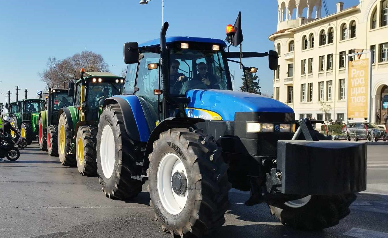 Στο πόδι οι αγρότες της Θεσσαλονίκης