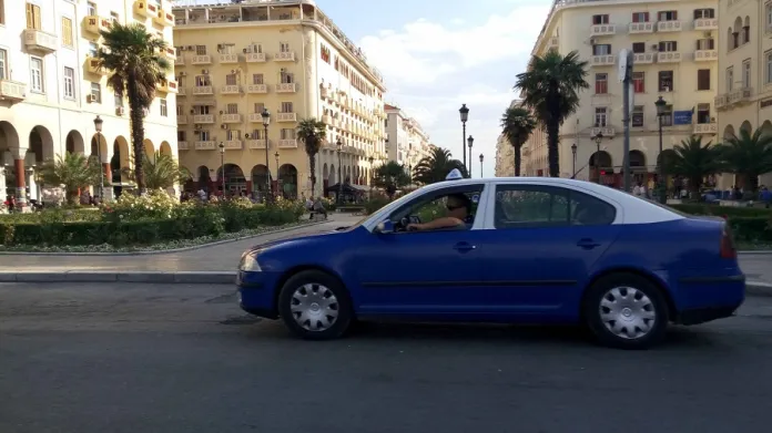 Θεσσαλονίκη: Συμμορία ανηλίκων λήστευε οδηγούς ταξί στα Διαβατά