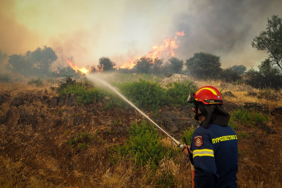 Φωτιά σε εξέλιξη στο Πηγάδι Ηλείας