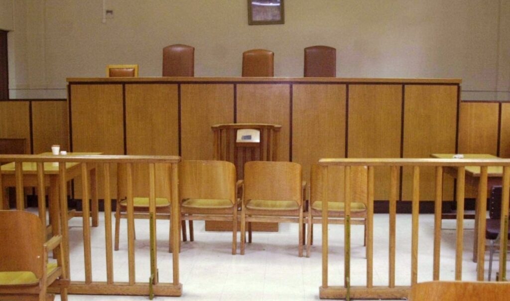 Αναβλήθηκε εκ νέου δίκη του καρδιοχειρουργού του Ιπποκράτειου που συνελήφθη για «φακελάκι» – Στις 27/1/2026 η δίκη στο Αυτόφωρο