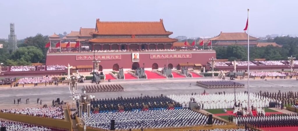 Κίνα: Επίδειξη ισχύος υπό το βλέμμα Πούτιν και Κιμ